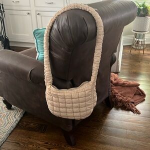 Crossbody puffer Urban Expressions. NWOT